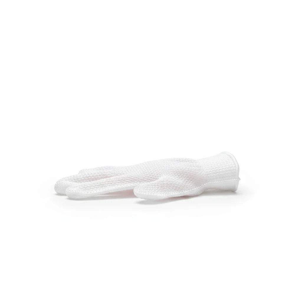 RBT Concept Store white textured pet grooming glove for gentle cleaning and deshedding of dogs and cats